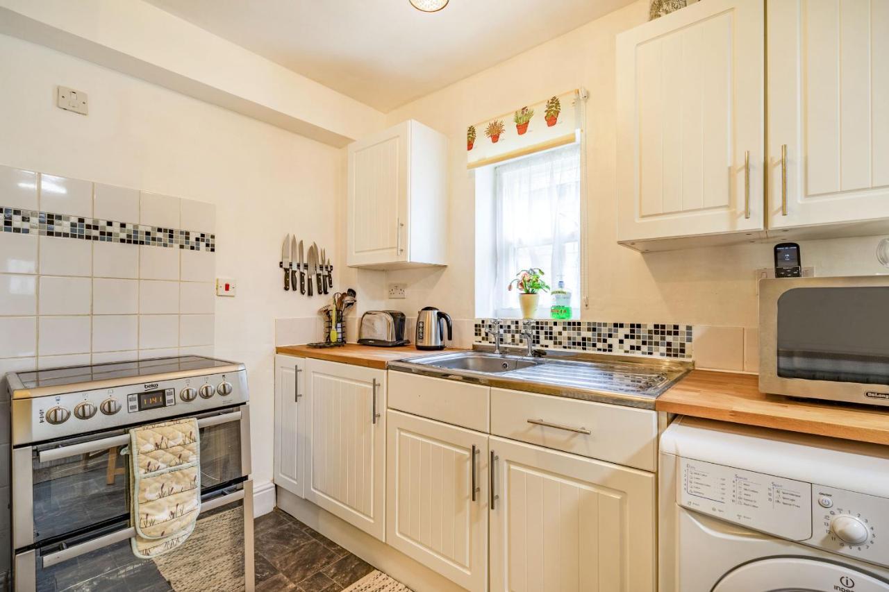 Wayside Cottage Дарлингтон Экстерьер фото