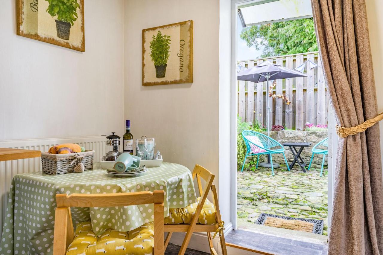 Wayside Cottage Дарлингтон Экстерьер фото